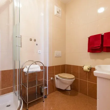 Janja Apartament *