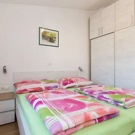 Janja Apartament *